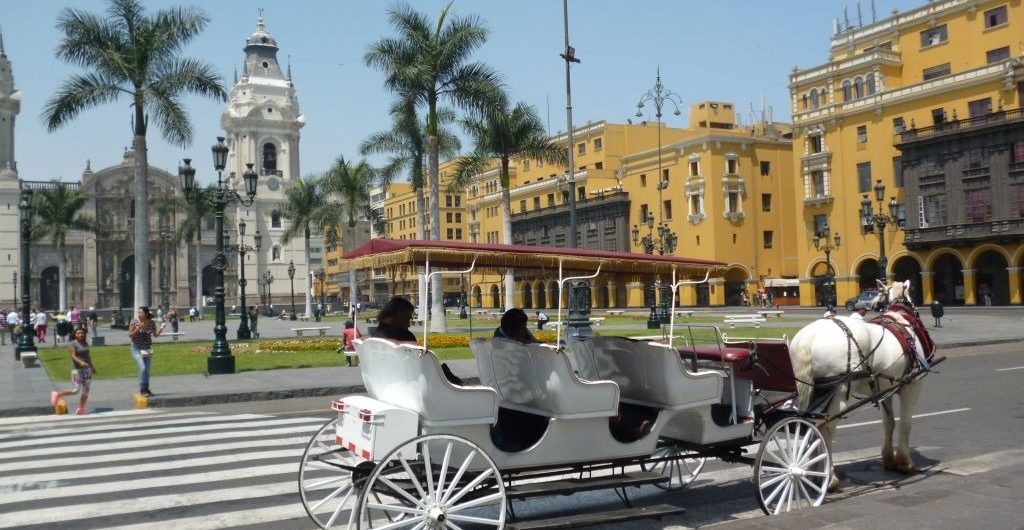 Lima city airport bus service