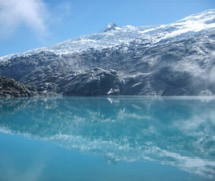 Mullaca Lake, hiking Huaraz Peru