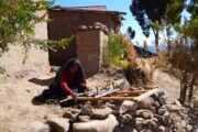 Weaving woman at Taquile Island