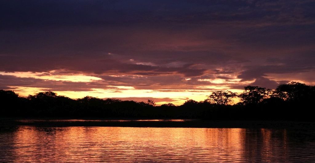 Zonsondergang Laguna Grande Cuyabeno