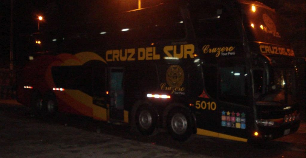 Cruz del Sur bus travel Peru