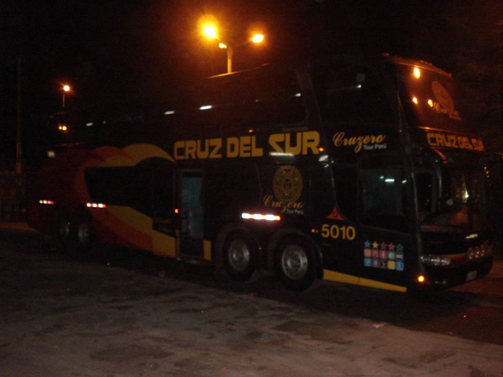 Cruz del Sur bus travel Peru