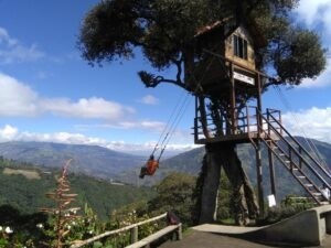 Casa del Arbol Baños Ecuador tours