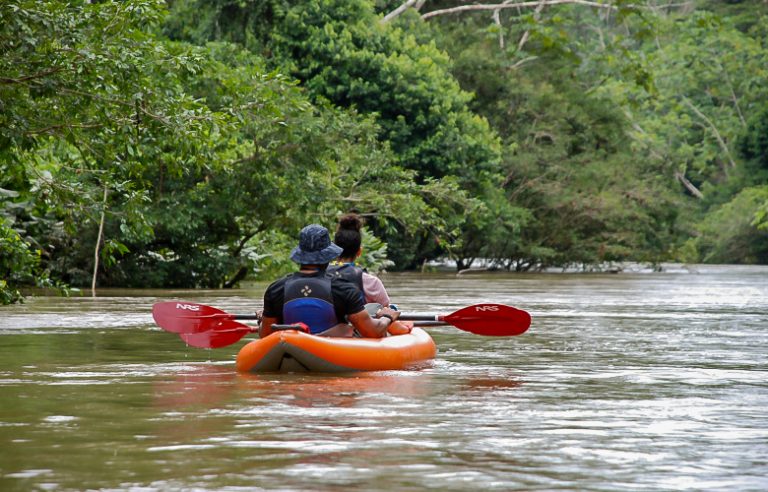 Amazone kajak tour in Yasuni Ecuador